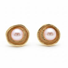 Reflections Axiom Studs