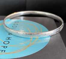 Shimmer Bangle ✨20% Discount (applied at check-out)✨